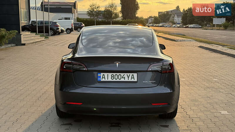 Седан Tesla Model 3 2022 в Киеве