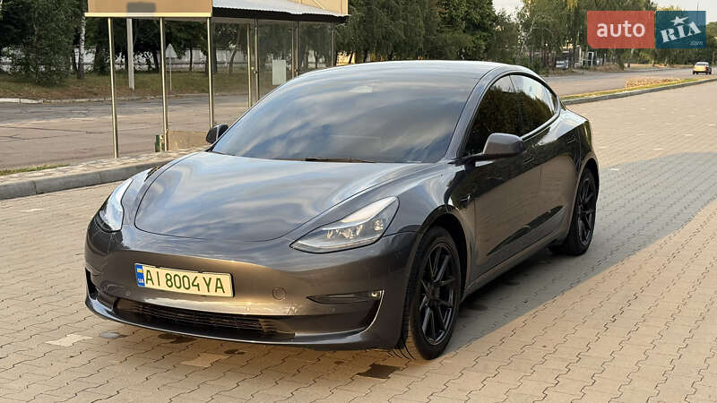 Седан Tesla Model 3 2022 в Киеве