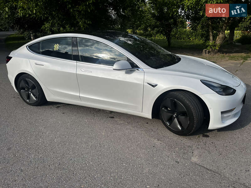 Седан Tesla Model 3 2019 в Києві