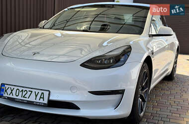 Седан Tesla Model 3 2020 в 