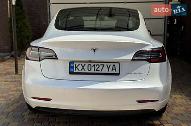 Седан Tesla Model 3 2020 в 