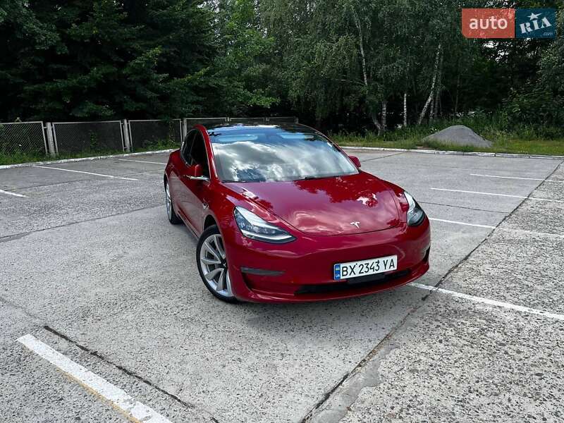 Седан Tesla Model 3 2019 в 