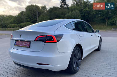 Седан Tesla Model 3 2020 в 
