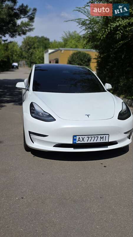 Седан Tesla Model 3 2018 в 
