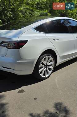 Седан Tesla Model 3 2018 в 