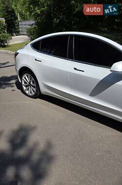 Седан Tesla Model 3 2018 в 