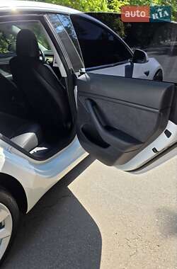 Седан Tesla Model 3 2018 в 