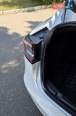 Седан Tesla Model 3 2018 в 