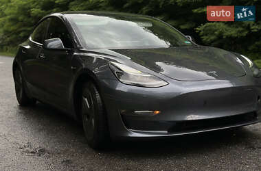 Седан Tesla Model 3 2021 в 