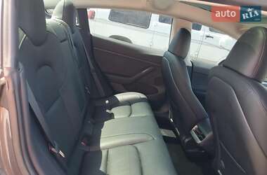 Седан Tesla Model 3 2022 в 