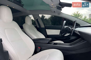 Седан Tesla Model 3 2019 в 