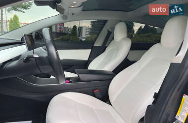Седан Tesla Model 3 2019 в 