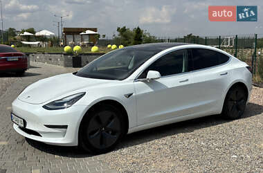 Седан Tesla Model 3 2019 в 