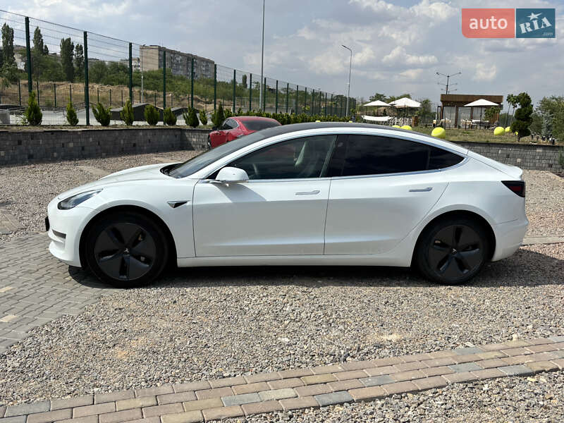Седан Tesla Model 3 2019 в Одессе