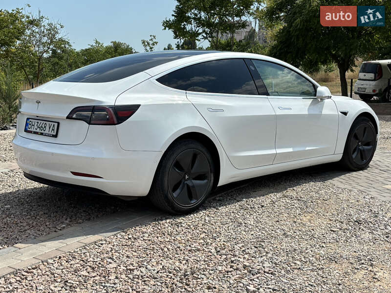 Седан Tesla Model 3 2019 в Одессе