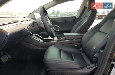 Седан Tesla Model 3 2020 в 