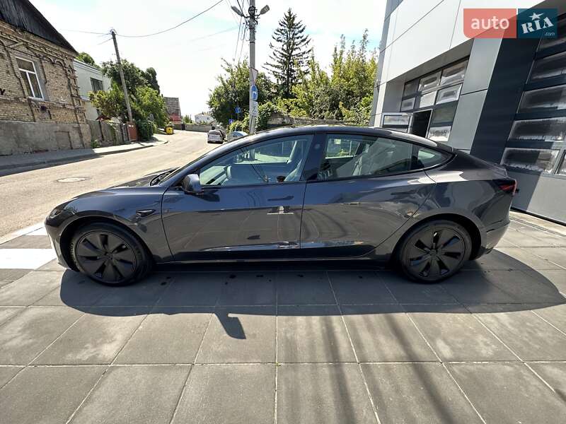 Седан Tesla Model 3 2024 в Луцьку