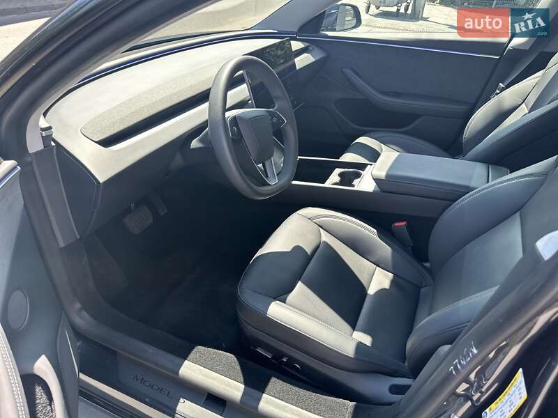 Седан Tesla Model 3 2024 в Луцьку