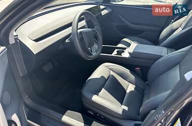 Седан Tesla Model 3 2024 в 