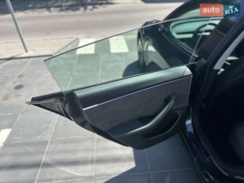 Седан Tesla Model 3 2024 в Луцьку