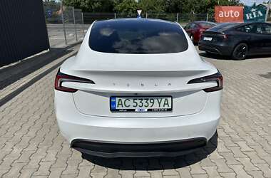 Седан Tesla Model 3 2024 в 