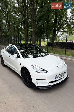 Седан Tesla Model 3 2018 в 