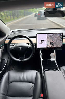 Седан Tesla Model 3 2018 в 
