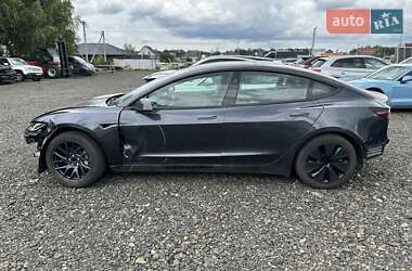 Седан Tesla Model 3 2024 в 
