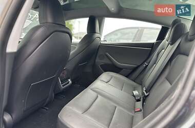 Седан Tesla Model 3 2024 в 