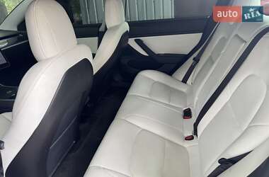 Седан Tesla Model 3 2020 в 