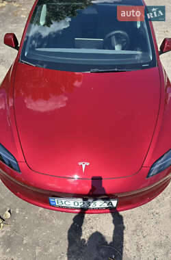 Седан Tesla Model 3 2024 в 