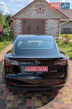 Седан Tesla Model 3 2020 в 