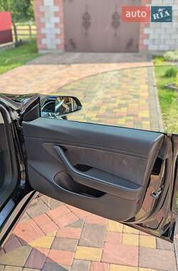 Седан Tesla Model 3 2020 в 