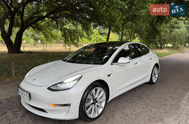 Седан Tesla Model 3 2018 в 