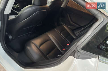 Седан Tesla Model 3 2018 в 