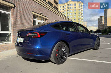 Седан Tesla Model 3 2021 в 