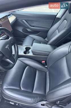 Седан Tesla Model 3 2018 в 