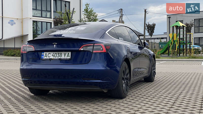 Седан Tesla Model 3 2018 в Луцке