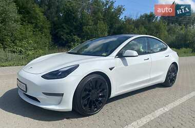 Седан Tesla Model 3 2021 в 
