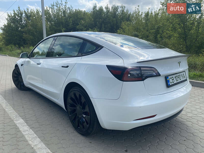 Седан Tesla Model 3 2021 в Киеве