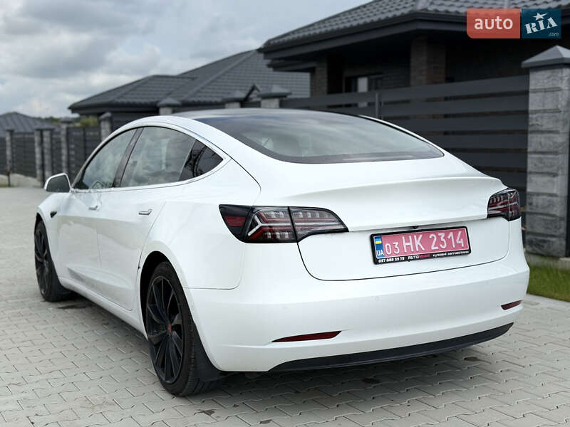Седан Tesla Model 3 2018 в Луцке