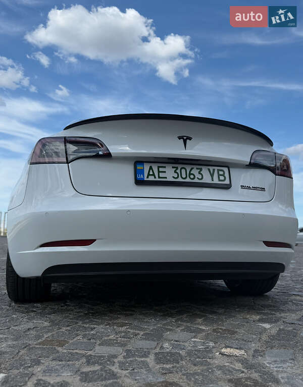 Седан Tesla Model 3 2021 в Днепре