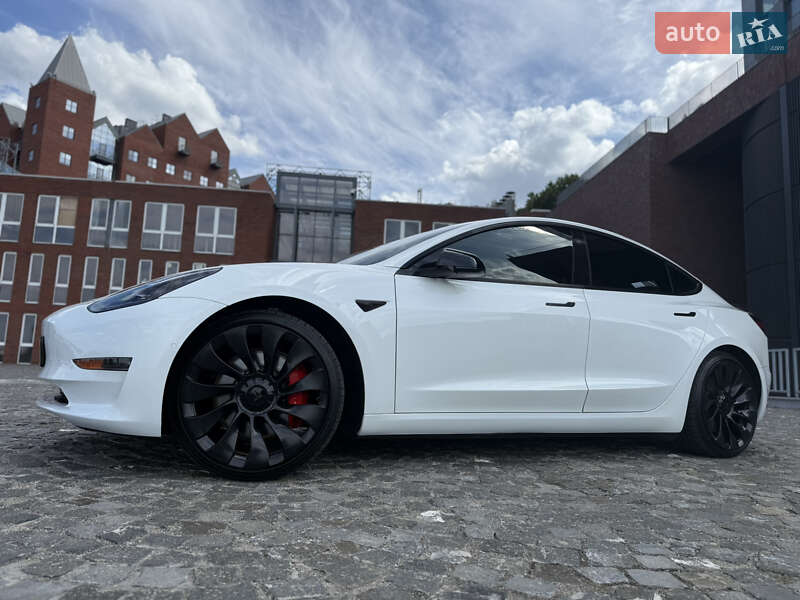 Седан Tesla Model 3 2021 в Днепре