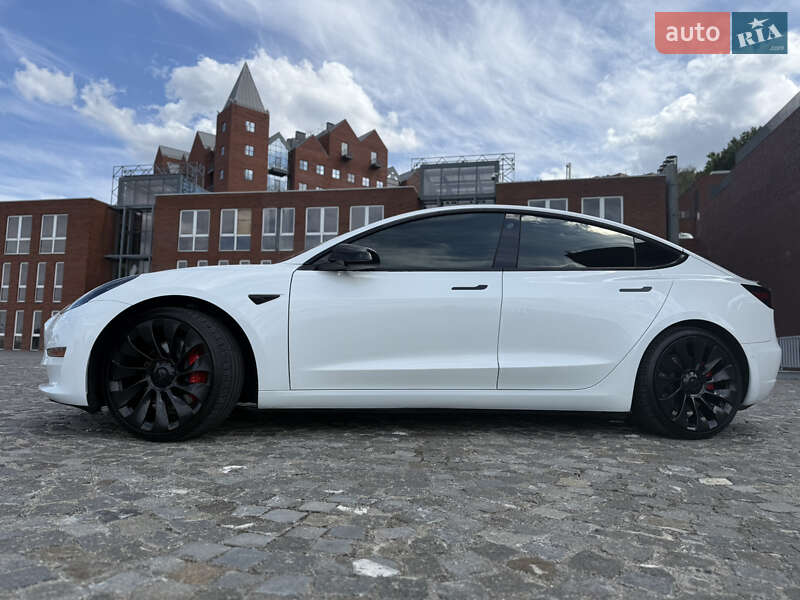 Седан Tesla Model 3 2021 в Днепре
