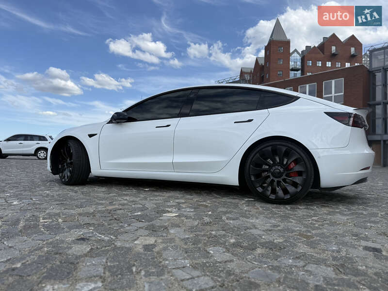 Седан Tesla Model 3 2021 в Днепре