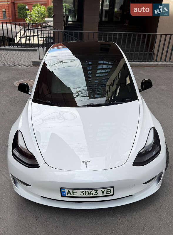 Седан Tesla Model 3 2021 в Днепре