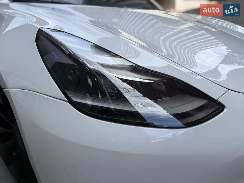 Седан Tesla Model 3 2021 в Днепре