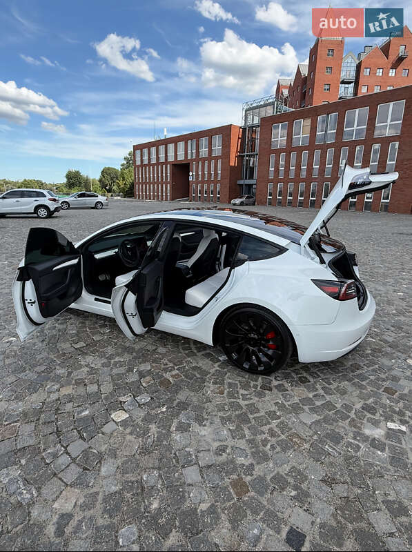 Седан Tesla Model 3 2021 в Днепре