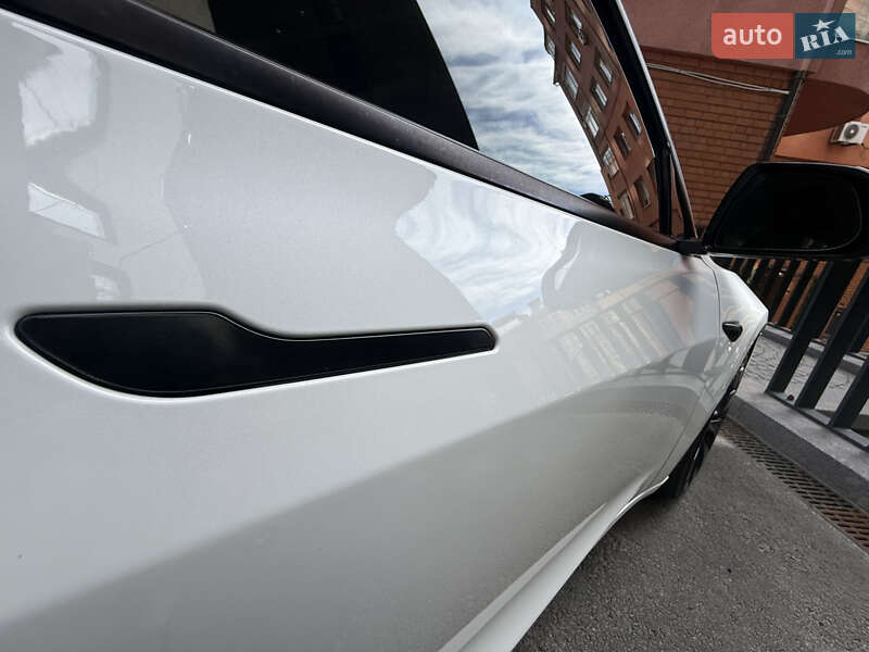 Седан Tesla Model 3 2021 в Днепре
