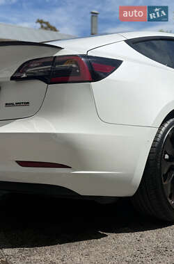 Седан Tesla Model 3 2021 в Днепре